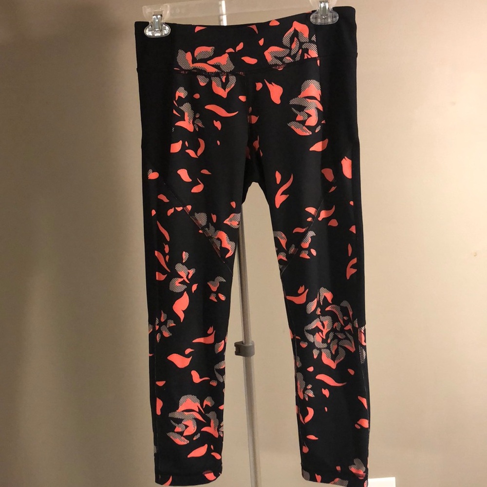 UA cropped printed leggings